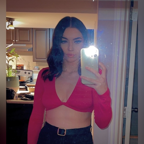 Cropped twist long-sleeve top - Picture 2 of 2